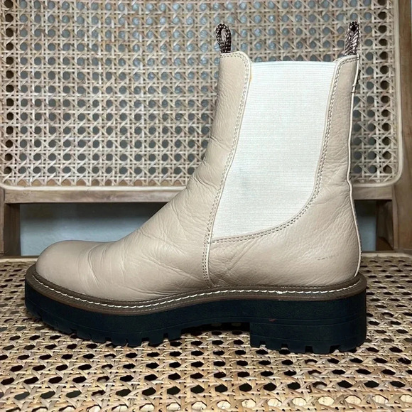 Sam Edelman Laguna Chelsea Boot - Picture 6 of 7